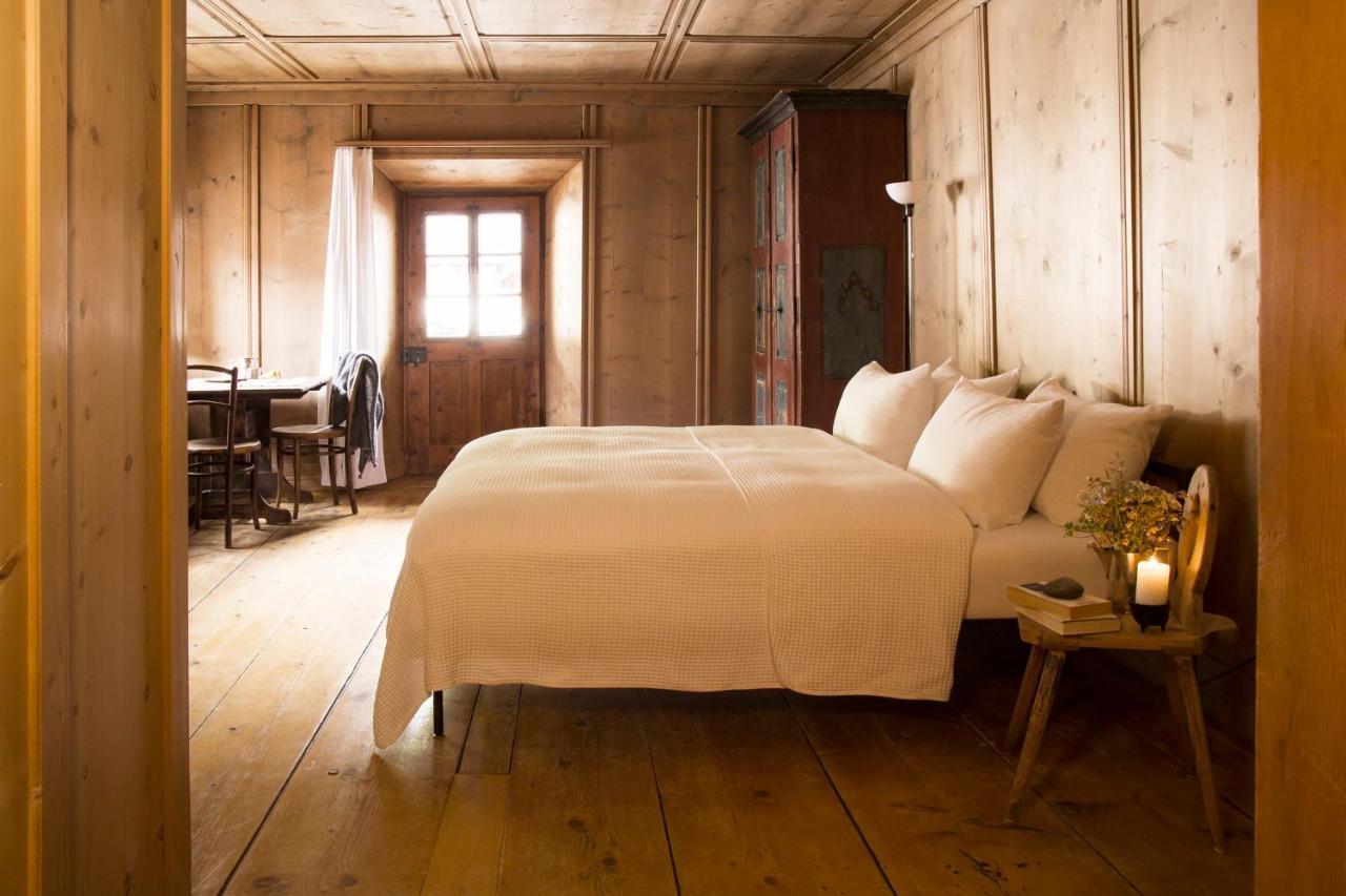 Hotel Chasa Chalavaina 米施泰尔 外观 照片