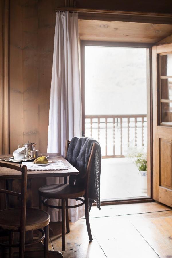 Hotel Chasa Chalavaina 米施泰尔 外观 照片