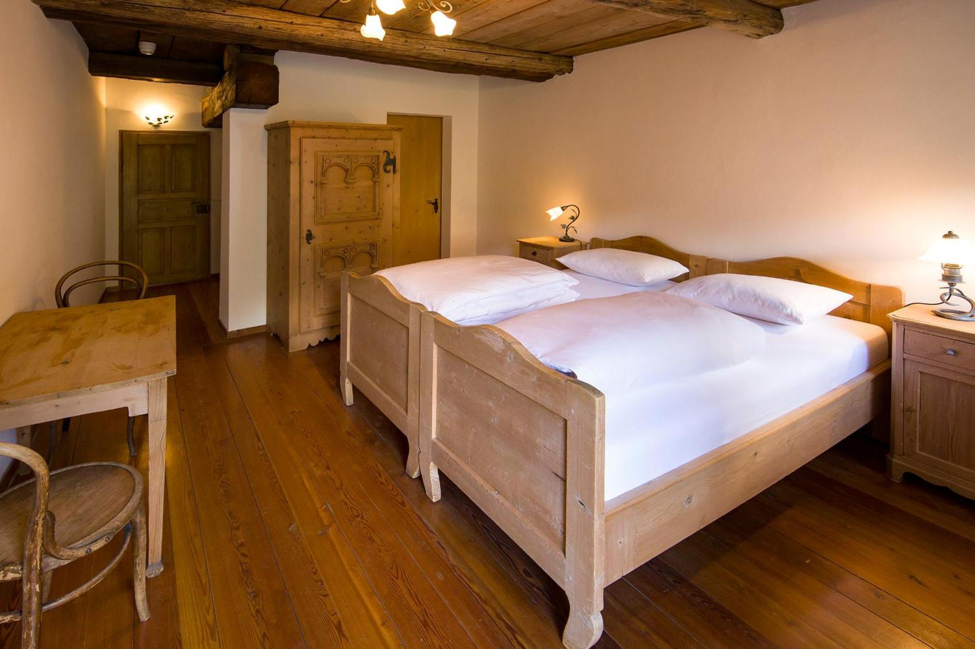 Hotel Chasa Chalavaina 米施泰尔 客房 照片