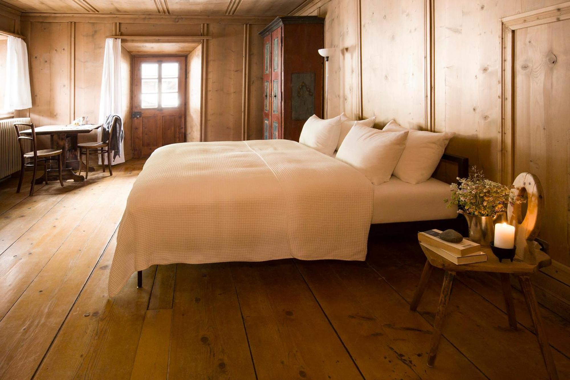 Hotel Chasa Chalavaina 米施泰尔 客房 照片